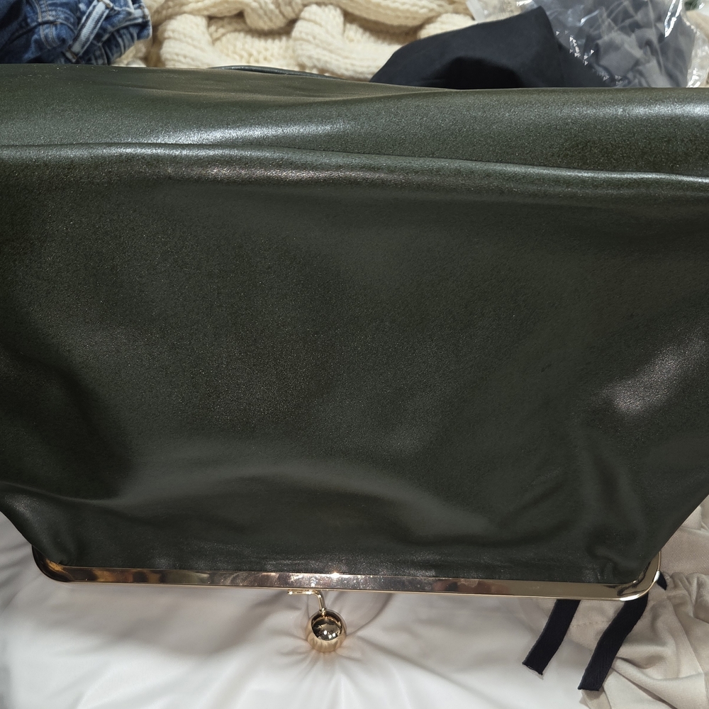 Jesalin Sette Oversized Kisslock Clutch - LIKE NEW - Picture 2 of 12